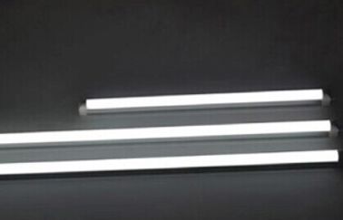 높은 루멘 25W 5 ft 2300lm가 T8 거실/침실 LED 관에 의하여 점화합니다