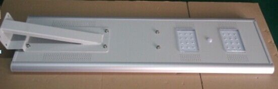 높은 루멘 50W 순수한 백색 IP66 옥외 한세트 태양 LED 가로등
